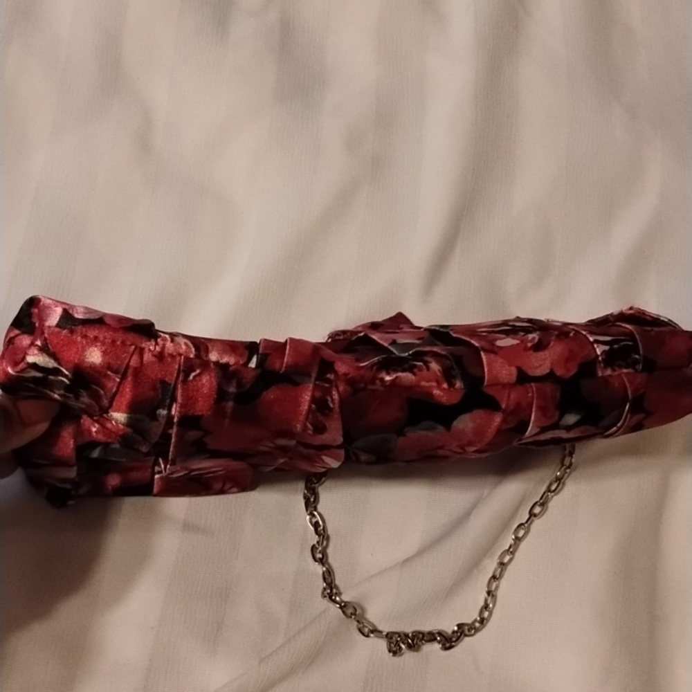 White House Black Market Satin Floral Pink Clutch Purse With Silver Chain Strap - Picture 8 of 9